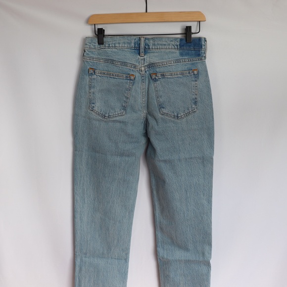 NWT Abercrombie & Fitch Mid Rise 90s Straight Jeans Size 27 Light Wash Denim - Picture 9 of 9